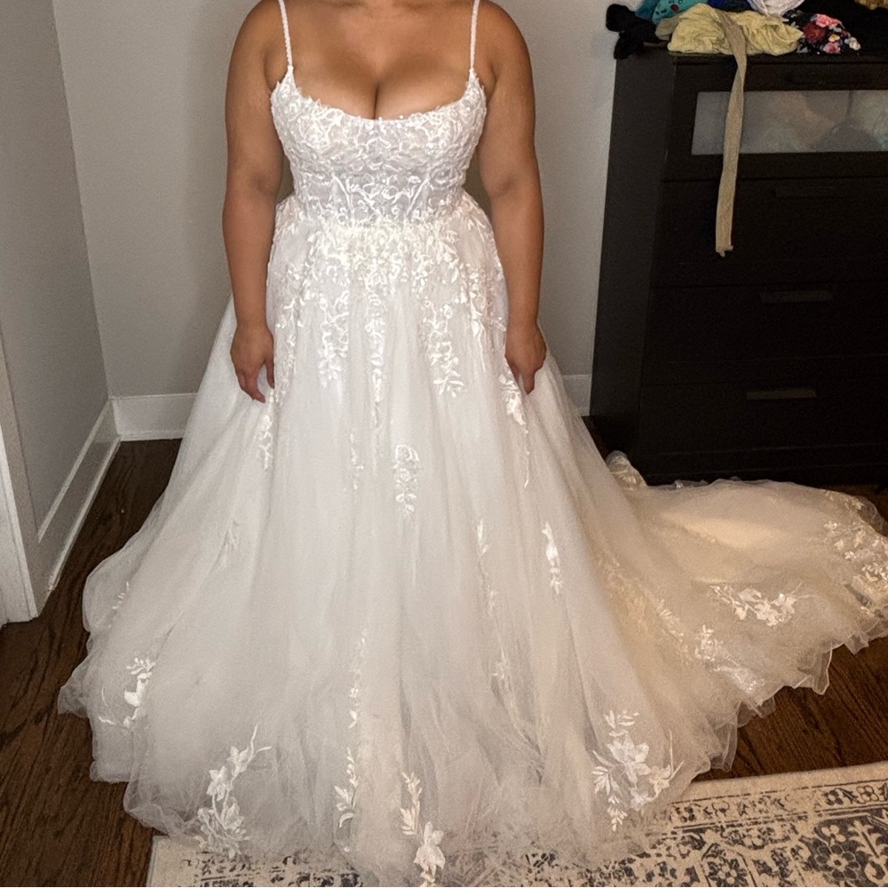 NWT Essense of Australia Tulle Ballgown Wedding Dress Style D3386